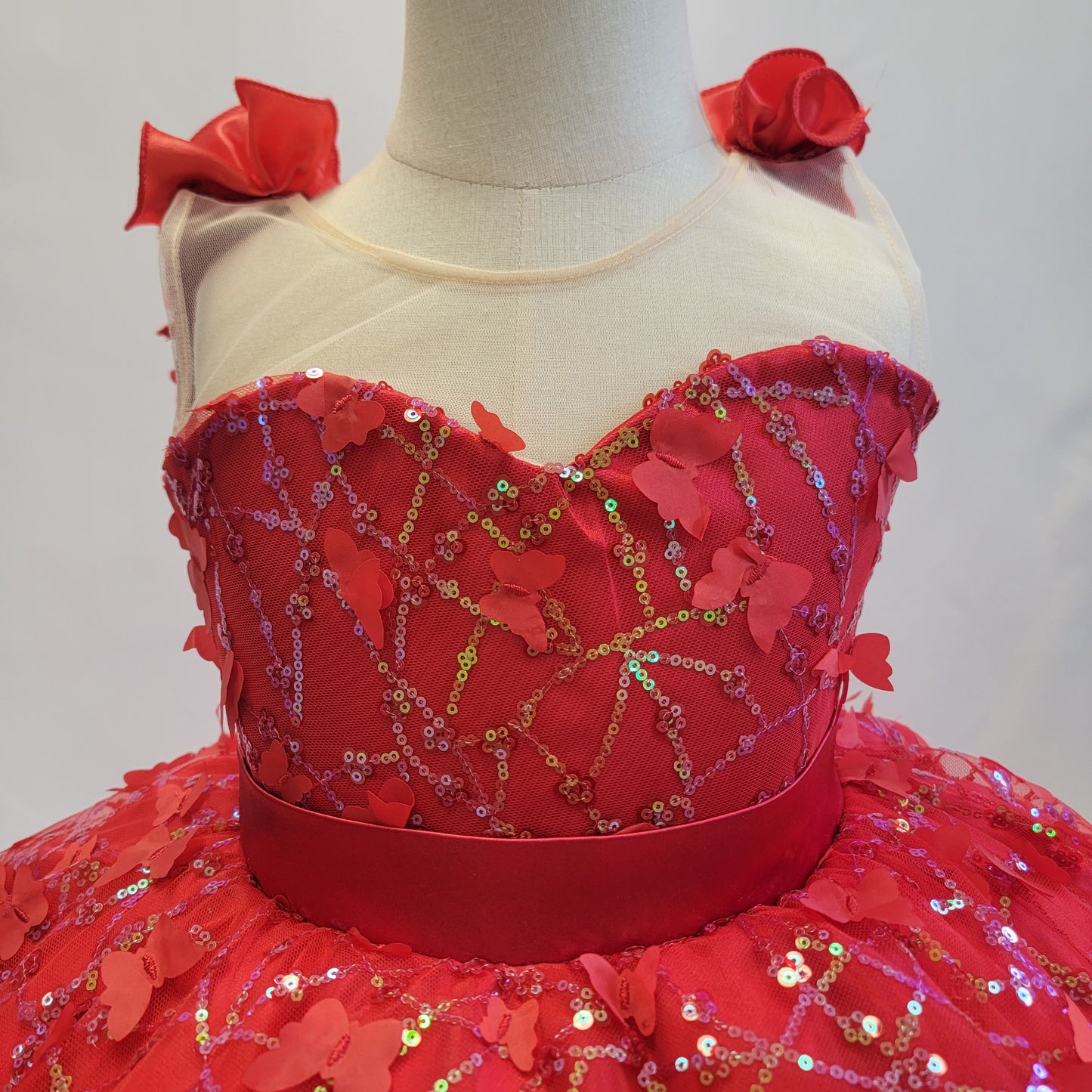 Vestido 2 en 1 Rojo con mariposas 3D y lazo Dorado para presentación de 3 años