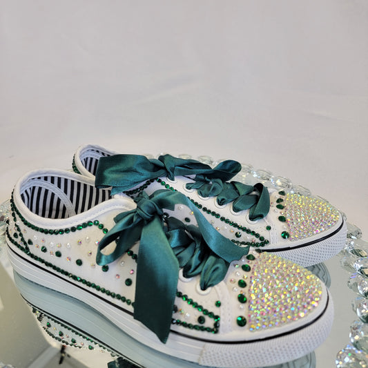 Zapato personalizado con detalles verdes